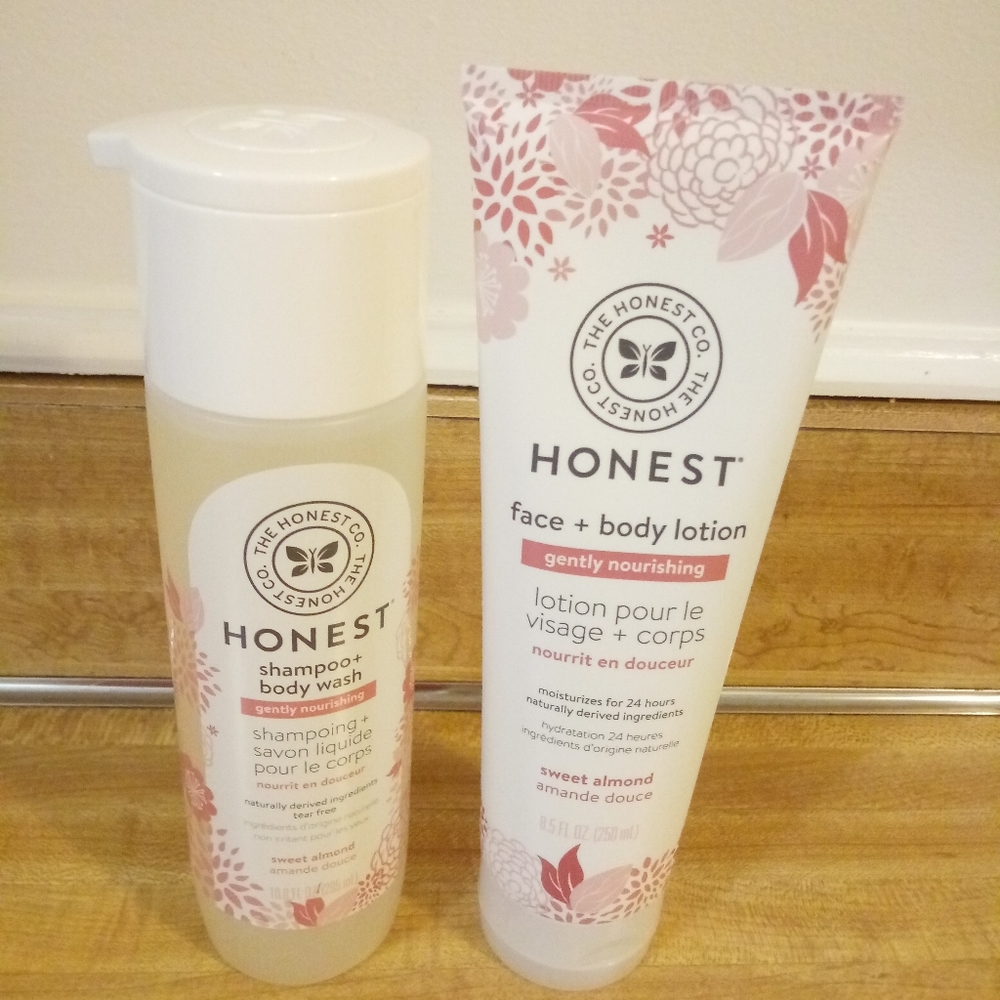The Honest Company Gift Set